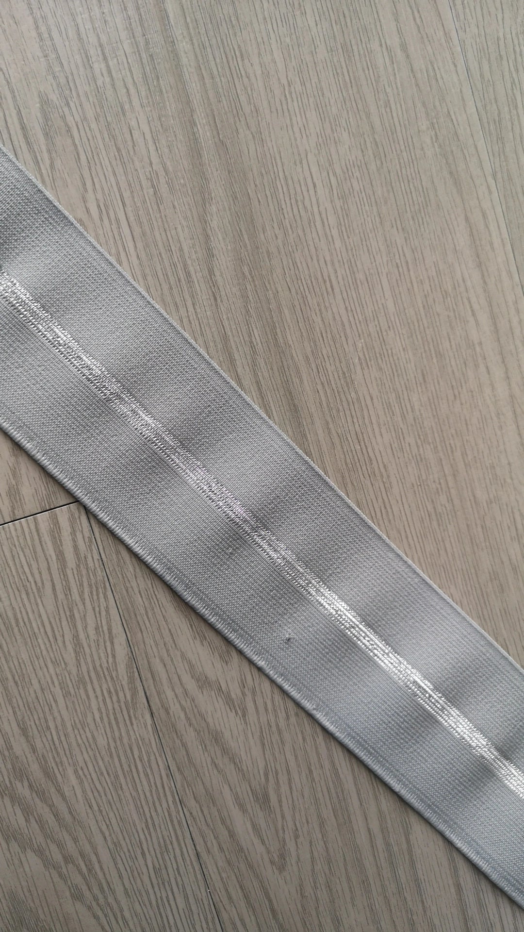 Élastique gris rayure lurex argenté Largeur 55mm (coupon 1m25)