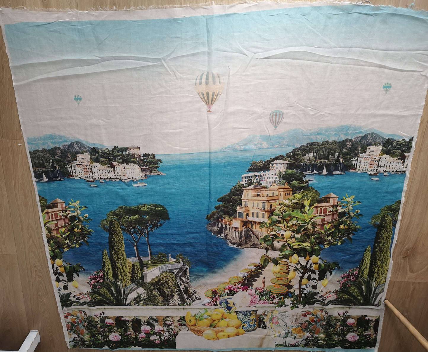 Voile de coton sensation soie motif panoramique ( vendu par panneau de 1m35