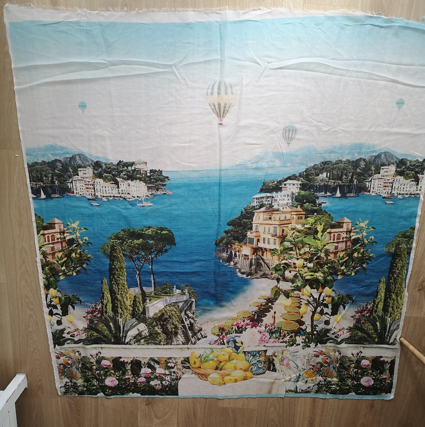 Voile de coton sensation soie motif panoramique ( vendu par panneau de 1m35