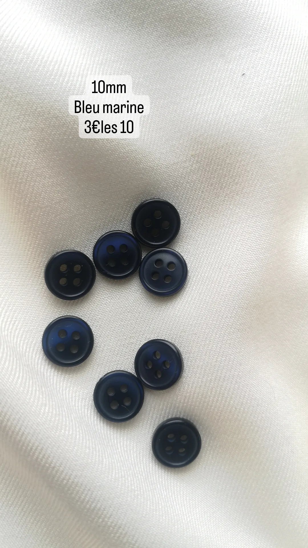 Boutons bleu marine foncé 10mm (vendu par 10)