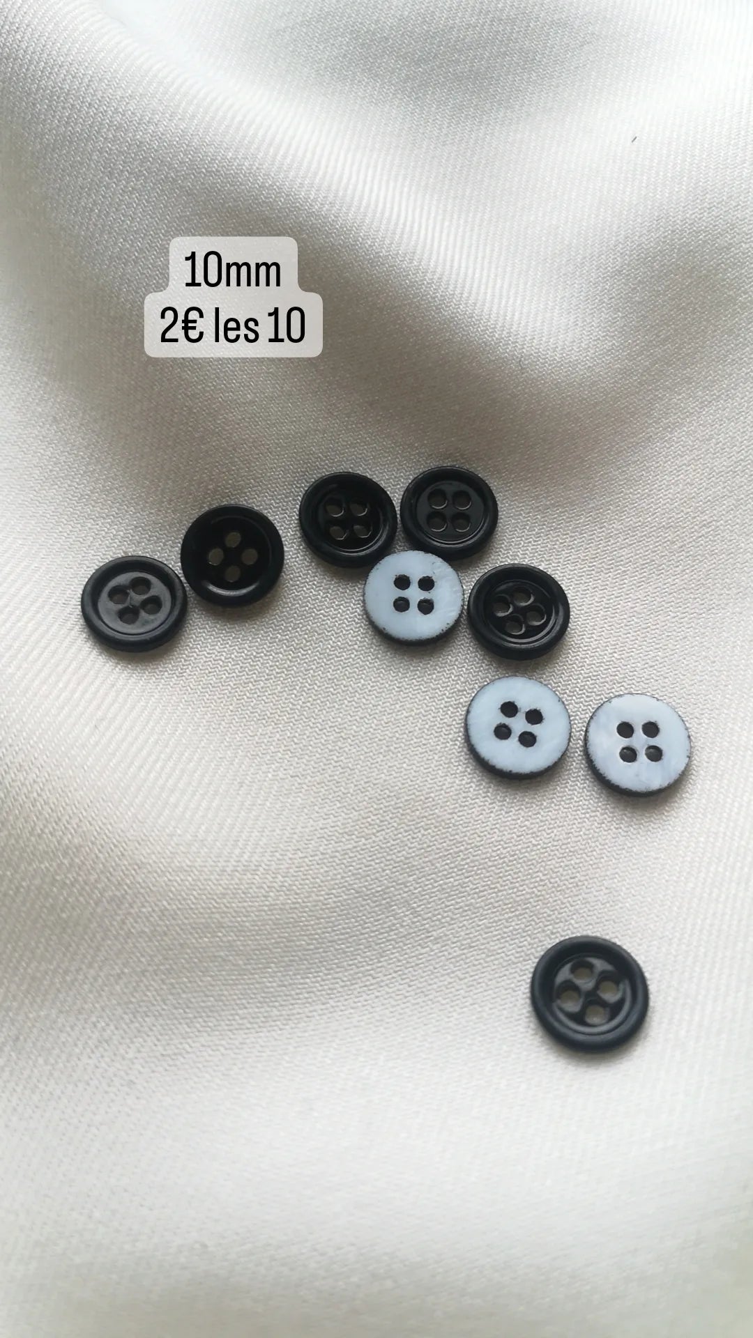 Boutons noirs 11mm (vendu par 10)