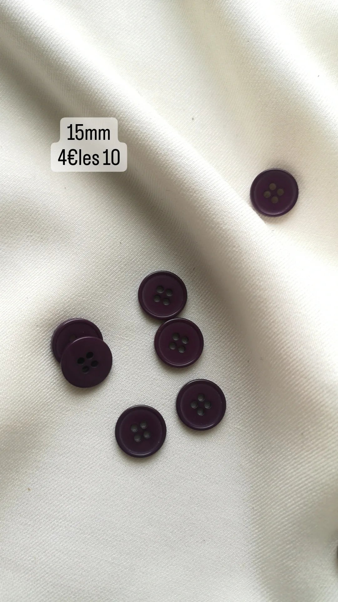 Boutons violets 15mm (vendu par 10)