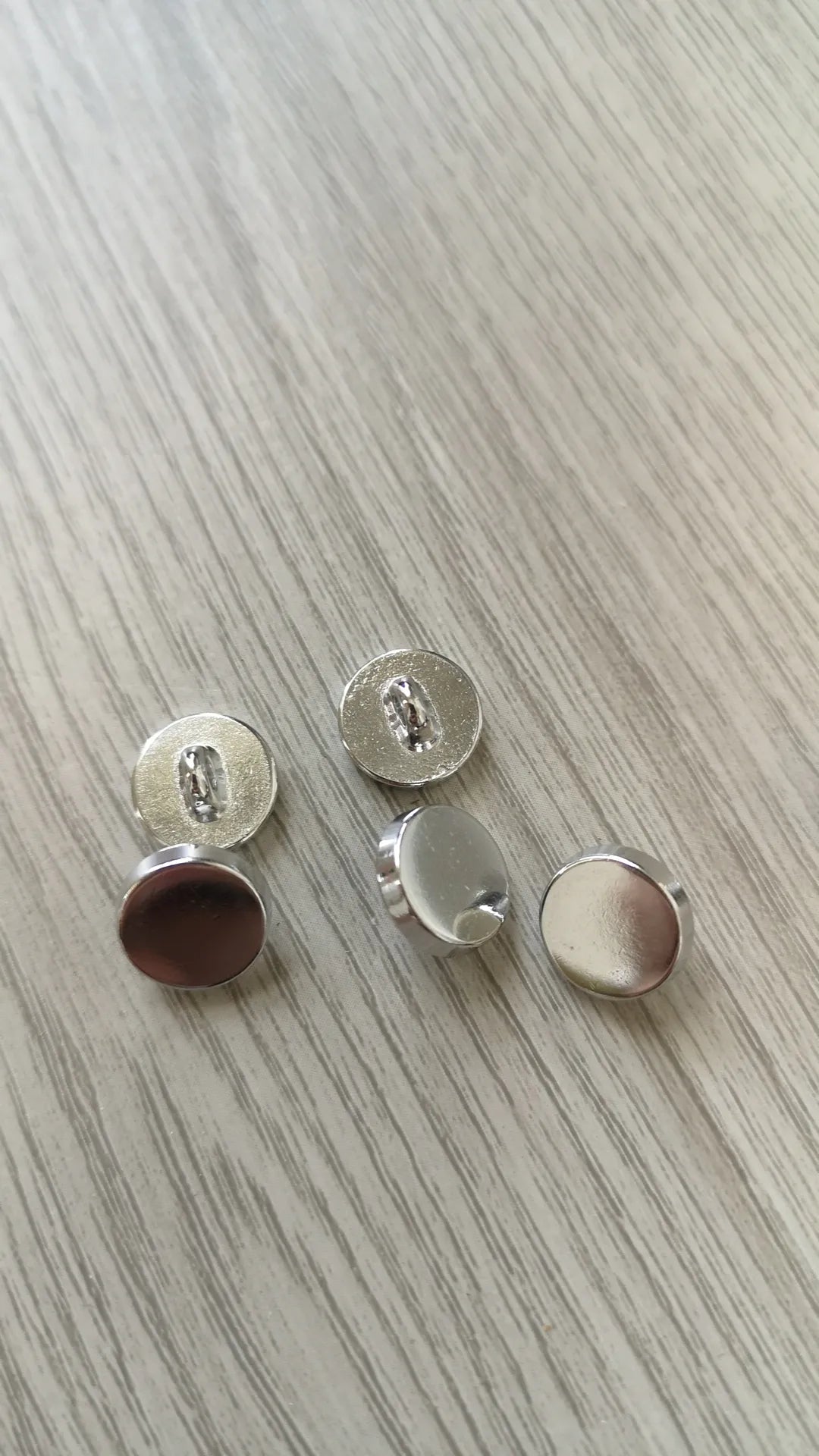 Boutons argenté 11mm (vendu par 10)