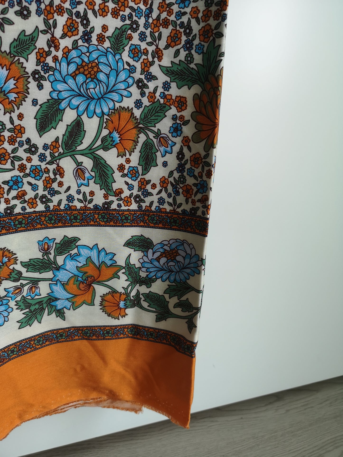 Viscose ton orange imprimé indien (coupon 3m)