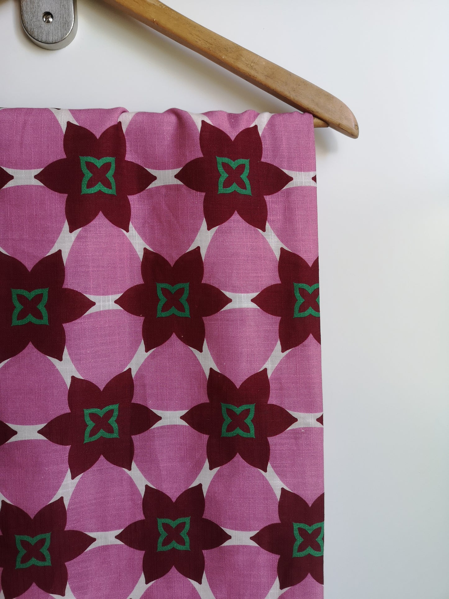 Coton lin imprimé géométrique bordeaux rose vert (prix par 50cm)